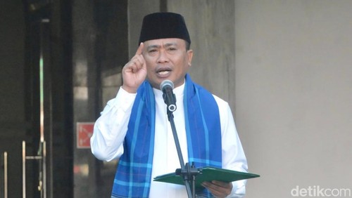 Kakanwil Kemenag Provinsi Nusa Tenggara Barat Zamroni Aziz pada Jumat (6/9/2024).
Foto: Helmy Akbar / detikBali