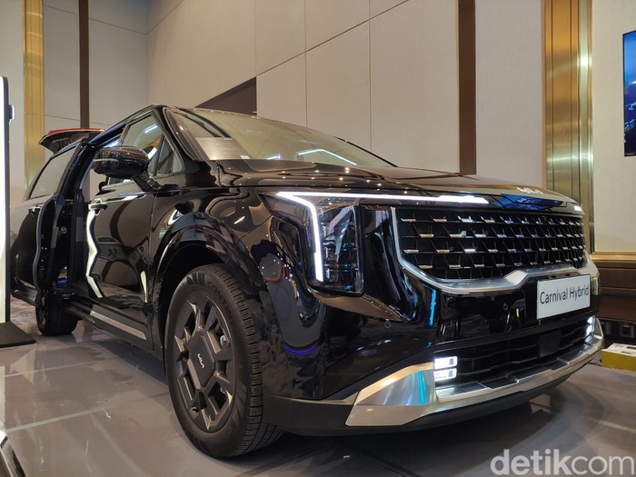 KIA Pamerkan Mewahnya Carnival Hybrid di Hub Space 2024