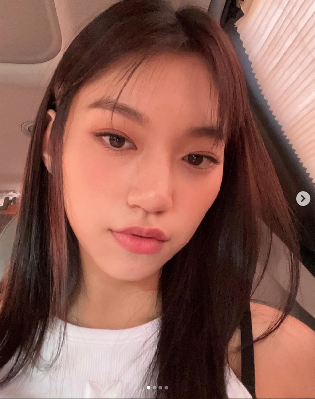 Sayangnya grup KPop Weki Meki dibubarkan tahun ini. Lima personelnya hengkang dari Fantagio Entertainment. Tersisa Kim Doyeon, Choi Yoojung, dan Suyeon yang sudah merambah dunia akting. Foto: dok. Instagram @lafilledhiver_