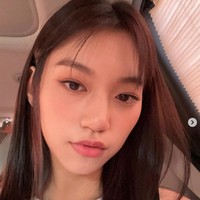 Sayangnya grup KPop Weki Meki dibubarkan tahun ini. Lima personelnya hengkang dari Fantagio Entertainment. Tersisa Kim Doyeon, Choi Yoojung, dan Suyeon yang sudah merambah dunia akting. Foto: dok. Instagram @lafilledhiver_