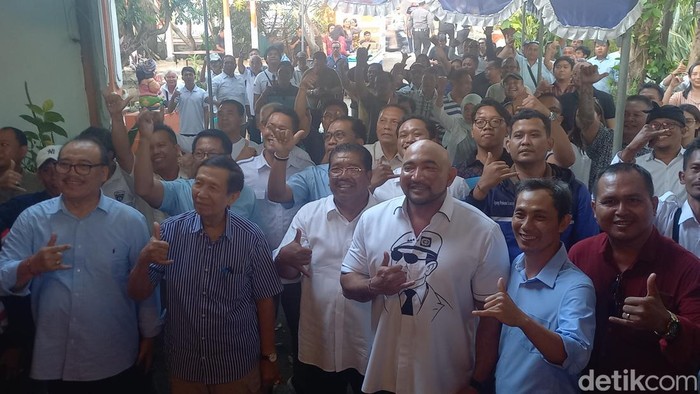 KIM Plus membentuk posko pemenangan di Desa Sambangan, Kecamatan Sukasada, Buleleng, Bali, Jumat (6/9/2024). (Made Wijaya Kusuma/detikBali)