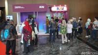 Traveler dapat membeli tiket kereta hingga 45 hari ke depan. Namun, bagi traveler yang ingin berburu tiket, baiknya memperhatikan ketersediaan kursi hingga kelas yang tersedia sebelum mengantri di booth.