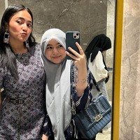 Marshanda memang kerap memposting foto dirinya bareng Sienna di Instagram. Gadis remaja berusia 11 tahun ini mewarisi paras rupawan dari kedua orangtuanya. Foto: Dok. Instagram Marshanda