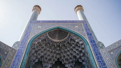 Wujud Masjid yang Bisa Memantulkan Suara, Penuh dengan Mozaik!