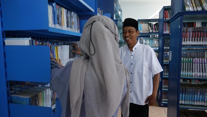 Mbah Saring, sosok dosen sederhana yang sempat jadi tukang kebun di kampusnya