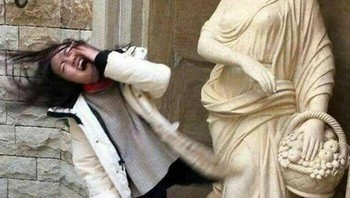 Seberapa drama kamu? Foto: International Laughing Hour via Bored Panda