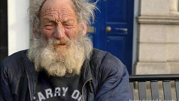 Shift malam jadi nggak buruk-buruk amat kalau sudah terbiasa. Katanya sih, gitu. Foto: International Laughing Hour via Bored Panda