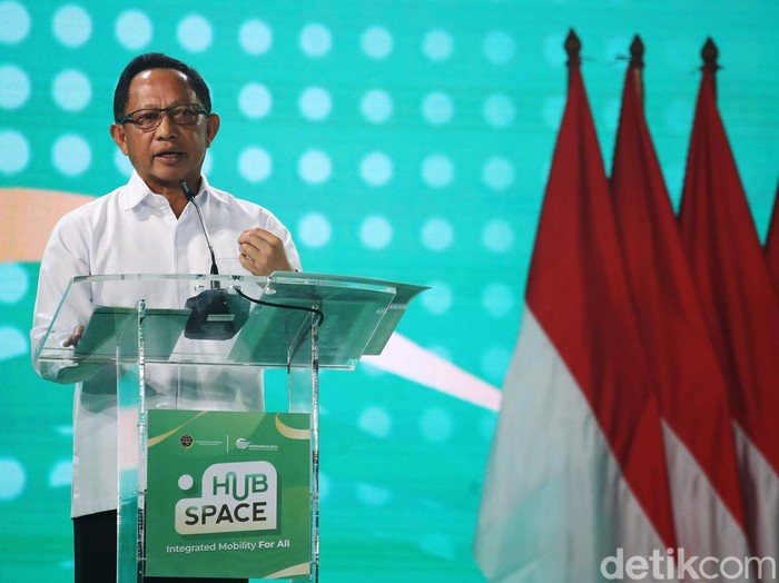 Mendagri Tito Karnavian hadir dalam Hub Space 2024 di JIExpo Kemayoran, Jakarta Pusat, Jumat (6/8/2024). Tito menjadi narasumber Hub Talks bertajuk Integrated Mobility For All: Sinergi Kolaborasi Daerah Membangun Transportasi Pintar dan Berkelanjutan.
