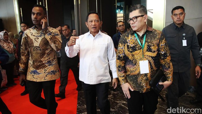 Mendagri Tito Karnavian Hadiri Pembukaan Hub Space 2024 Hub Space 2024 resmi digelar di JIExpo Kemayoran, Jakarta Pusat, Jumat (6/8/2024). Mendagri Tito Karnavian turut hadir dalam pembukaan acara ini.