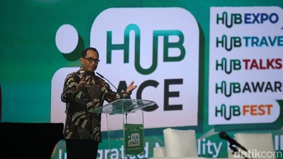 Momen Menhub Budi Karya Buka Hub Space 2024