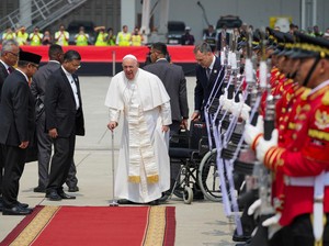 Paus Fransiskus Ngetweet Bahasa Indonesia: Tumbuh dalam Kedamaian dan Kasih