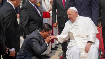 Momen Perpisahan dengan Paus Fransiskus Sebelum Tinggalkan Indonesia