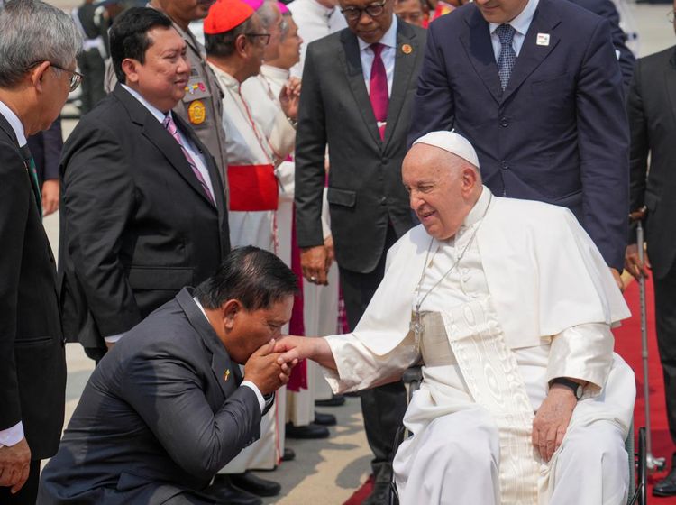 Momen Perpisahan dengan Paus Fransiskus Sebelum Tinggalkan Indonesia