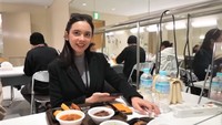 Cukup sering mengunjungi Jepang, ada banyak momen Lyodra ketika makan di negeri Sakura tersebut. Foto: Site News
