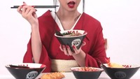 Jadi salah satu brand ambassador untuk restoran ramen ternama. Lyodra cicip hampir semua menu ramen yang dibintanginya. Foto: Site News