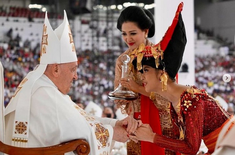 Momen Seru Lyodra Saat Kulineran di Jepang hingga Ngemil Dimsum