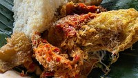 Tersedia juga menu Nasi Telur Dadar Ayam (Rp 29.000), paduan telur dadar bersarang garing dengan tambahan ayam sisit, sayur urap, sate lilit dan telur tuniang sambal merah yang sedap.  Foto: Site News
