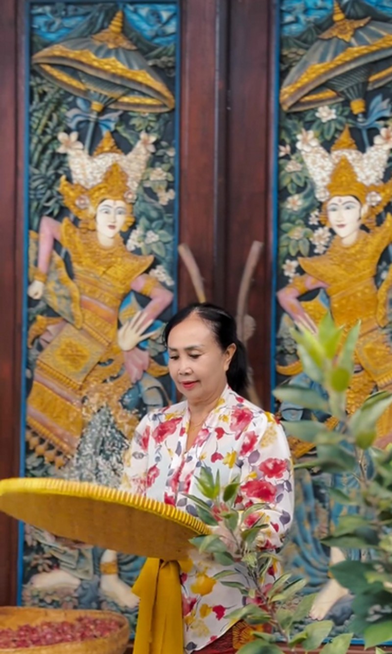 Murah dan Enak! Nasi Campur Tuniang Bali Buatan Ibunda Maharani Kemala