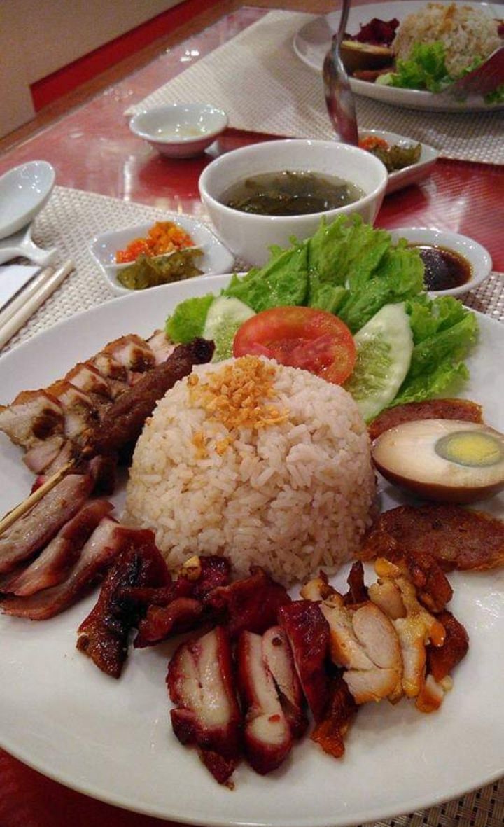 Nasi campur babi di Tangerang