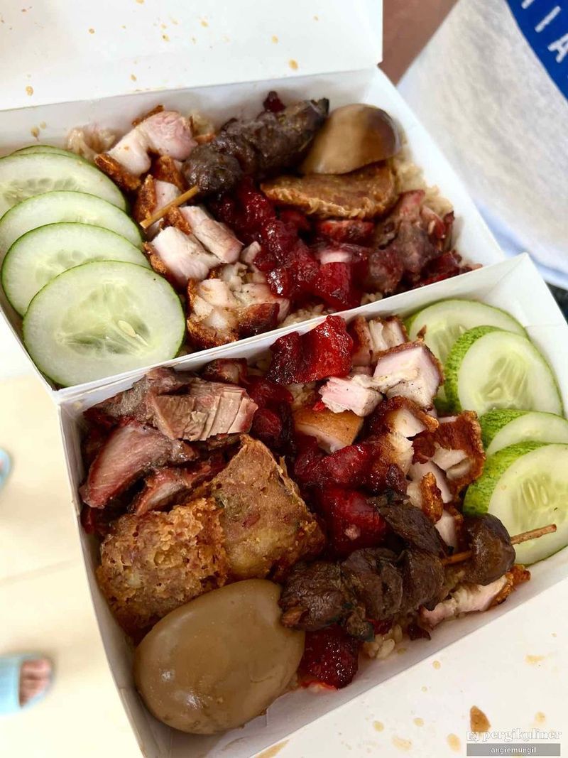 Nasi campur babi di Tangerang