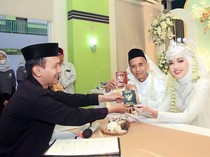 7 Fakta Pernikahan Viral Karman dan Ara yang Berbeda 41 Tahun