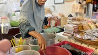 Pasar dengan jumlah 439 kios, 136 los dan 35 lapak ini menjadi pusat perekonomian masyarakat. Berbagai kebutuhan sehari-hari pun tersedia di sana. Foto: detikcom/Riska Fitria
