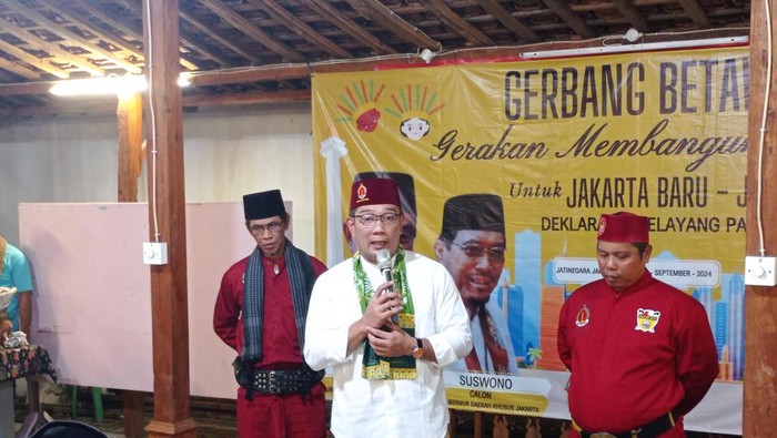 RK saat acara Gerakan Membangun Jakarta (Gerbang) di kantor Badan Musyawarah (Bamus) Betawi, Jatinegara Jakarta Timur, Jumat (6/9/2024). RK hadir bersama pemimpin Bamus, Eki Pitung.