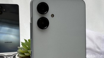 Di bagian belakang terdapat kamera utama 50 MP dan sensor depth 2 MP. Sementara di bagian depan ada kamera selife 8 MP.