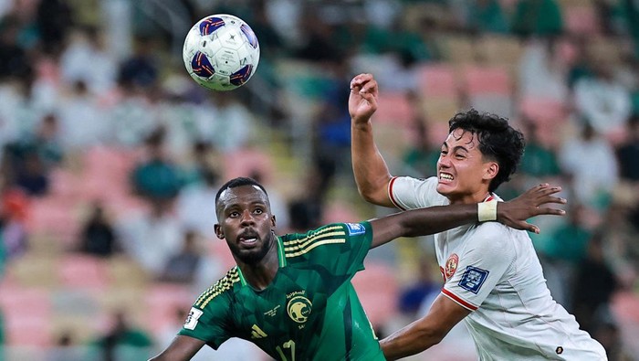 Timnas Indonesia menahan imbang Arab Saudi 1-1 di Stadion King Abdullah Sports City. Ini hasil imbang pertama timnas kontra Arab di laga kompetitif dalam 40 tahun.