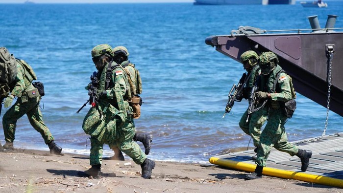 TNI gelar operasi amfibi di Pantai Banongan (dok istimewa)
