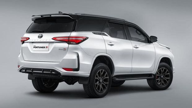 Toyota Fortuner Facelift 2024