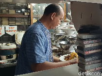 5 Tempat Makan Ini Lokasinya Unik, di Dalam Toko Kaset dan Bangunan