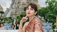 Di kolom komentar, Valerie Tifanka dibanjiri komentar yang menyukai penampilannya dengan pakaian tradisional Thailand. (Foto: dok Instagram)