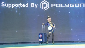 Kostum para peserta mulai dari pilot, pramugari hingga masinis. 
