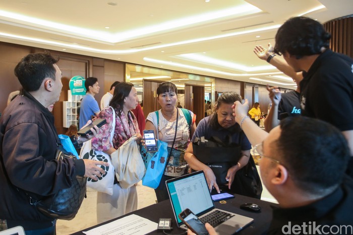 Antrean kartu multi trip di Hub Space