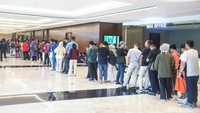 Antrean kartu multi trip dibuka mulai pukul 14.00  WIB. (Rifkianto Nugroho/detikcom)
