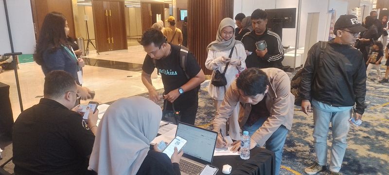 Antrean tiket pesawat gratis di Hub Space