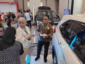 Pengunjung Hub Space 2024 Penasaran Mobil yang Dipakai Paus-Jokowi