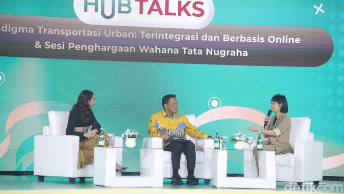 Cerita Gojek Uji Coba Salurkan Program Makan Bergizi Gratis Gojek Indonesia tengah melakukan uji coba penyaluran program makan bergizi gratis (MBG). Presiden Gojek, unit bisnis On-Demand Service GoTo, Catherine Hindra Sutjahyo menyebut pilot project ini diminta langsung oleh presiden terpilih, Prabowo Subianto.