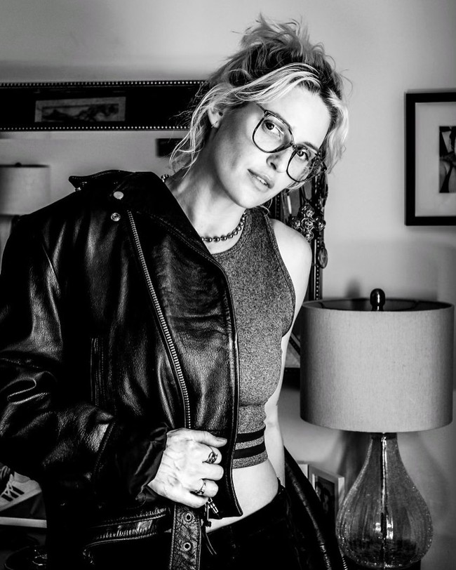 Emily Armstrong sendiri sudah dikenal sebagai vokalis band Dead Sara yang juga beraliran rock alternatif. Wanita asal Los Angeles, AS, tersebut sudah tergabung dalam band sejak remaja.Foto: Instagram