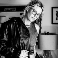 Emily Armstrong sendiri sudah dikenal sebagai vokalis band Dead Sara yang juga beraliran rock alternatif. Wanita asal Los Angeles, AS, tersebut sudah tergabung dalam band sejak remaja.Foto: Instagram