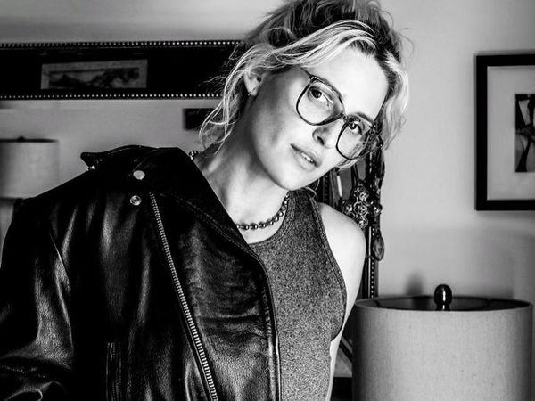 8 Gaya Emily Armstrong, Wanita yang Jadi Vokalis Baru Linkin Park