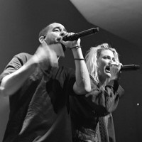 Kehadiran Emily sendiri sebagai vokalis baru Linkin Park menuai kontroversi. Sebagian orang tidak setuju bahwa band yang populer lewat lagu Numb tersebut diisi oleh penyanyi wanita. Meski begitu, tak sedikit pula yang menyambut kehadirannya. Foto: Instagram