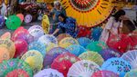 Warna-warni Indah Festival Payung di Solo