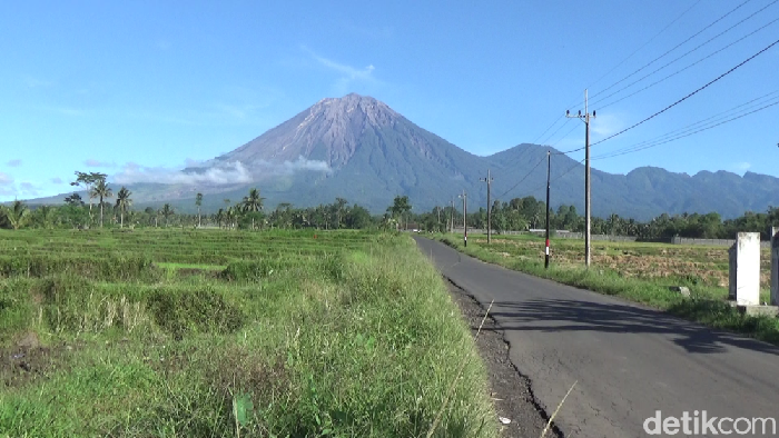 Gunung Semeru Lumajang.