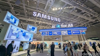 Samsung menempati salah satu booth paling besar, yang dirancang seperti smart city dan menampilkan banyak produk terbarunya. Foto: Virgina Maulita Putri/detikINET