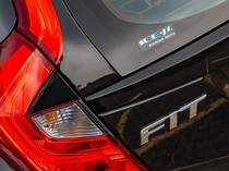 Pusat Pemasangan Lapisan Pelindung Mobil Berdiri di Serpong