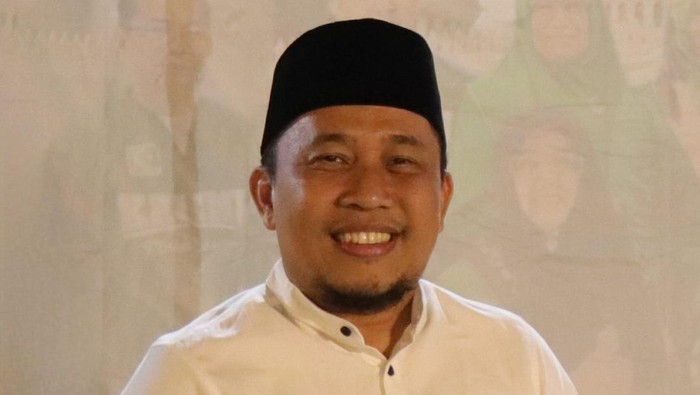 Jubir Danny-Azhar, Asri Tadda.