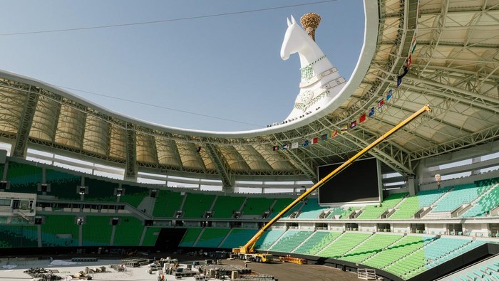 Kota Ashgabat yang serba putih dari marmer.