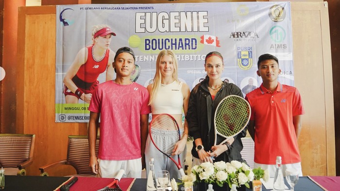 Petenis tercantik di dunia Eugenie Bouchard akan tanding melawan artis Luna Maya. Rencananya acara sportainment itu digelar di Lapangan Tennis Outdoor GBK, Senayan, Jakarta, pada 8 September 2024.